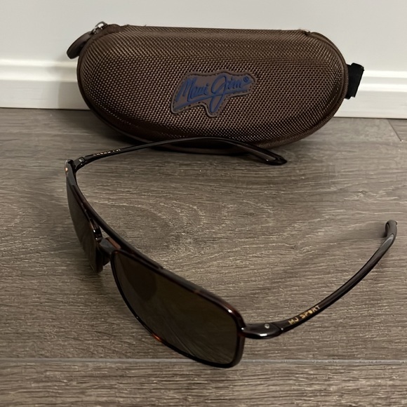 Brown men’s Maui Jim sunglasses - Picture 4 of 6